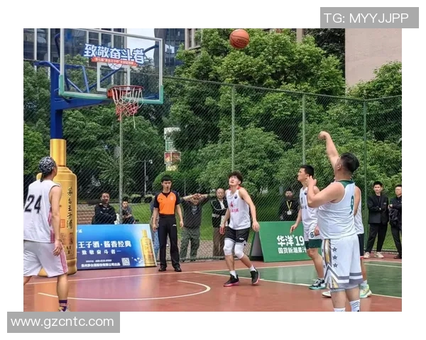 赛后分析重庆篮球队与杭州篮球队在比赛中的战术灵活性对比探讨